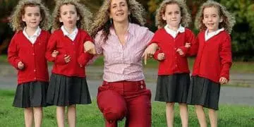 Mother Poses With Quadruplets – When The Photographer Zooms In, She Gets The Scare Of Her Life