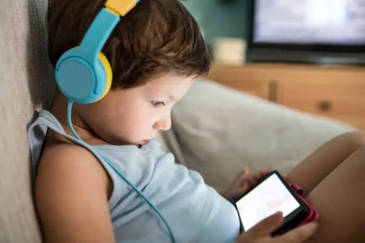 Screen Time Battles? Here’s How to Find Balance Without Guilt
